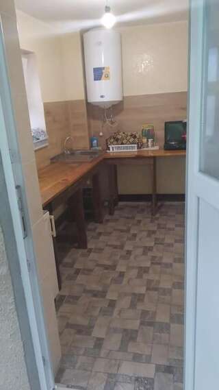 Гостевой дом Частный дом Одесса Cемейный номер с собственной ванной комнатой-13
